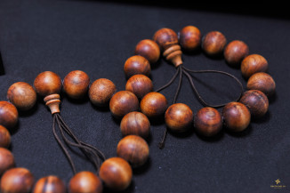 Vòng Gỗ Hoàng Đàn 